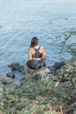 Girlfriend Collective Dylan Crop Bra (Black) -MANDALA Butik dylanblack z2