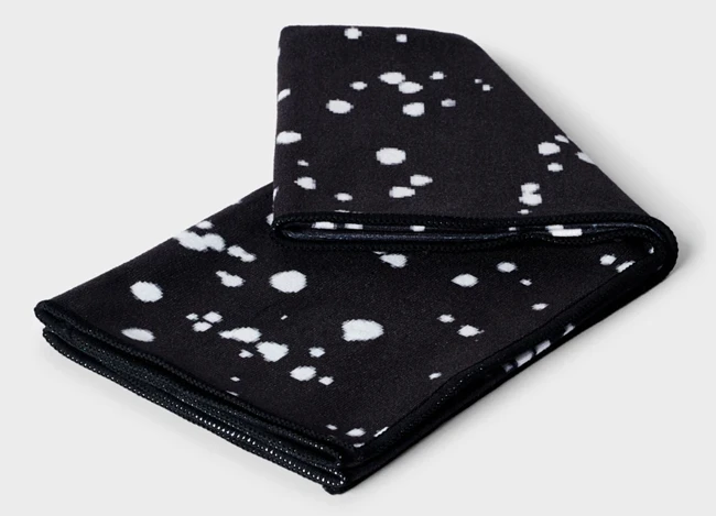 EQua - Yoga Towel (Mini Dot Black) 4 EQua - Yoga Towel (Mini Dot Black) - Billede 2