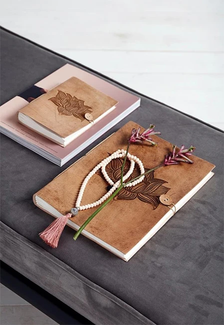 Notesbog I Læder (lotusblomst) - Stor 4 Notesbog I Læder (lotusblomst) - Stor - Billede 2