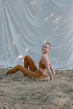 Girlfriend Collective Compressive High-Rise Legging 7/8 (Saddle) -MANDALA Butik longlegsaddle z2