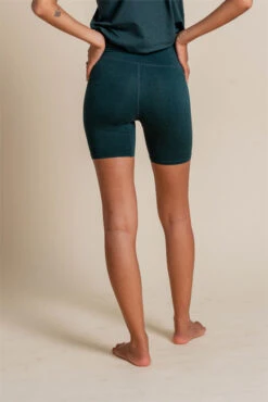 Girlfriend Collective Reset Bike Short (Moss) -MANDALA Butik resetbikeshortmoss z3