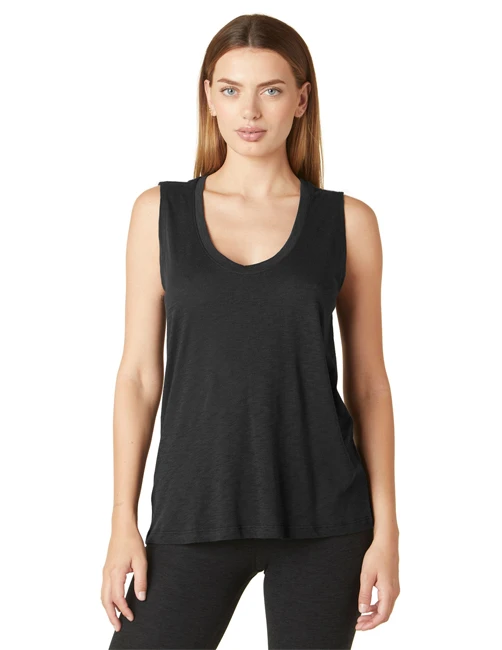 Beyond Yoga Signature Scoop Tank (Black) 1 Beyond Yoga Signature Scoop Tank (Black) -MANDALA Butik signaturescooprtankblack z