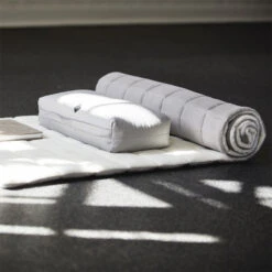 Nordal Yin Yogamåtte Med Læderrem (Grå) -MANDALA Butik yinyogamattressfurgrey z2